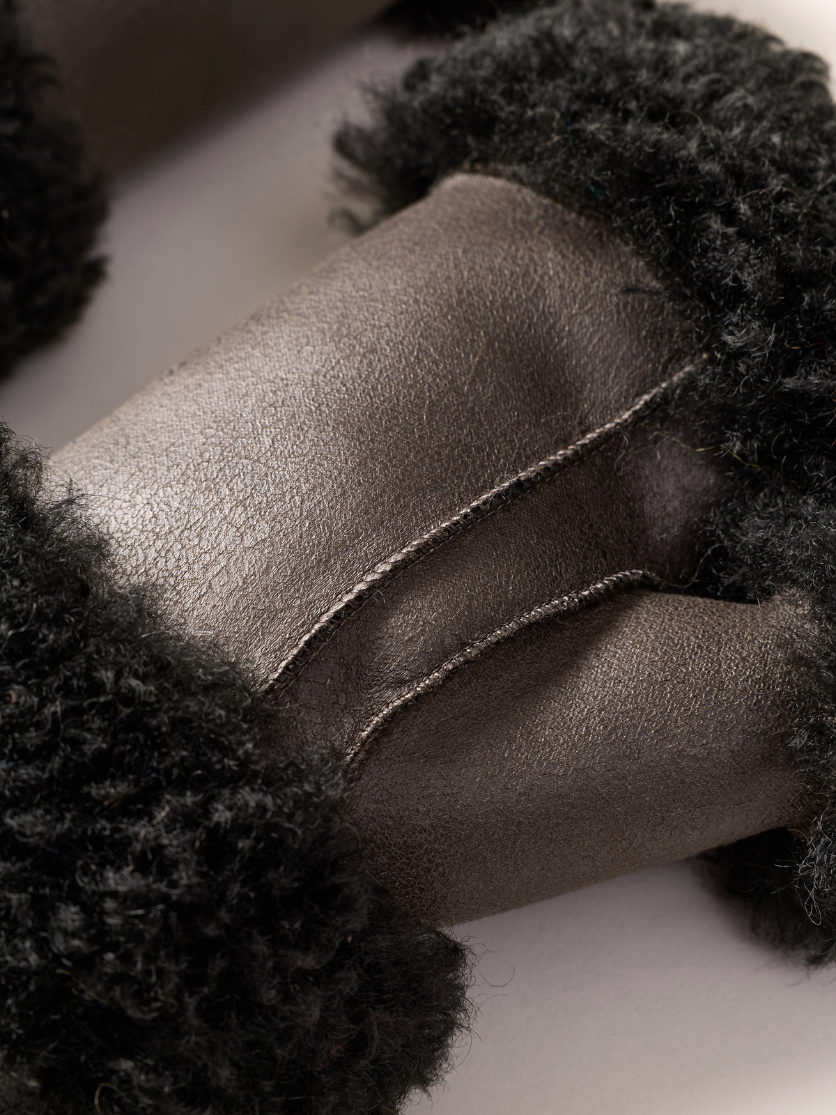 Sandy Gloves - Khaki Black